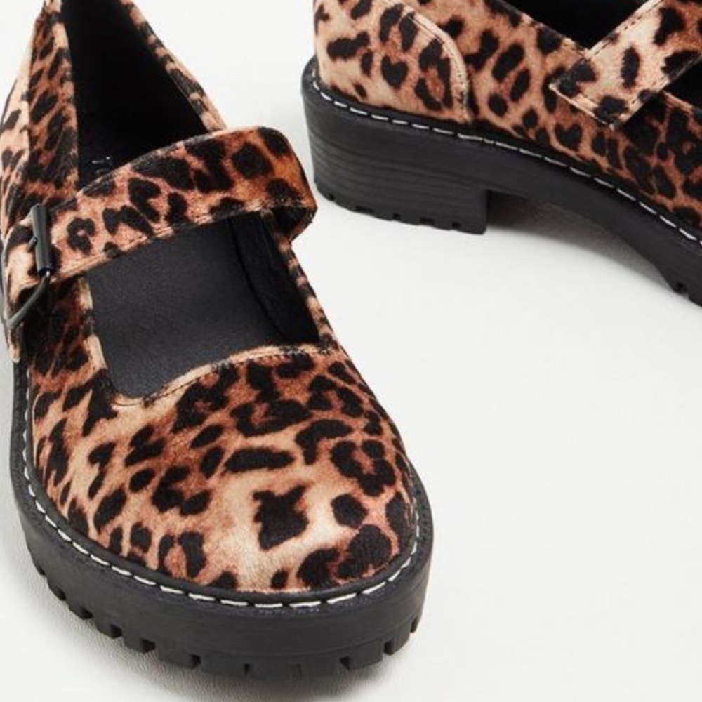 Lug Sole Leopard Mary Janes - Picture 5 of 6